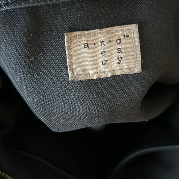 A New Day Elegant Black Tote Bag - Picture 4 of 4